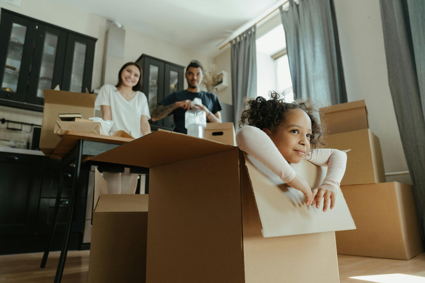 MOVE IN/MOVE OUT